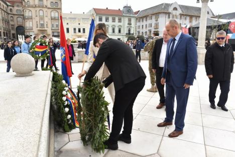 De 3 x Sărbătoare. Primarul Florin Birta, la ceremonia dedicată Zilei Oradiei: „Niciunul din momentele aniversate azi nu a fost realizat fără sacrificii” (FOTO)