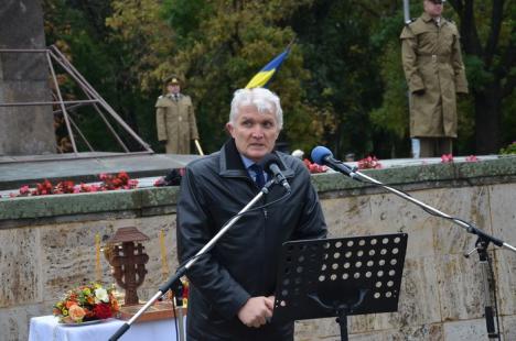 La mulţi ani, Oradea! Festivităţi pe ploaie şi vânt cu ocazia zilei de 12 octombrie (FOTO)