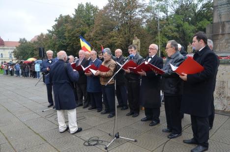 La mulţi ani, Oradea! Festivităţi pe ploaie şi vânt cu ocazia zilei de 12 octombrie (FOTO)