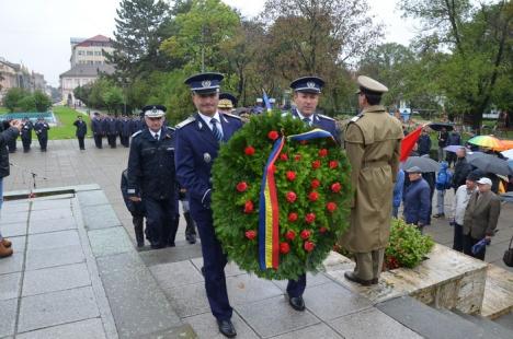 La mulţi ani, Oradea! Festivităţi pe ploaie şi vânt cu ocazia zilei de 12 octombrie (FOTO)