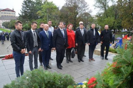 La mulţi ani, Oradea! Festivităţi pe ploaie şi vânt cu ocazia zilei de 12 octombrie (FOTO)