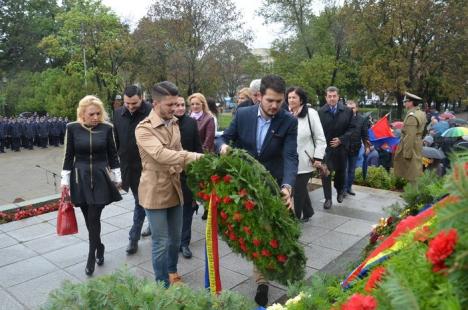 La mulţi ani, Oradea! Festivităţi pe ploaie şi vânt cu ocazia zilei de 12 octombrie (FOTO)