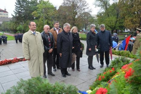 La mulţi ani, Oradea! Festivităţi pe ploaie şi vânt cu ocazia zilei de 12 octombrie (FOTO)