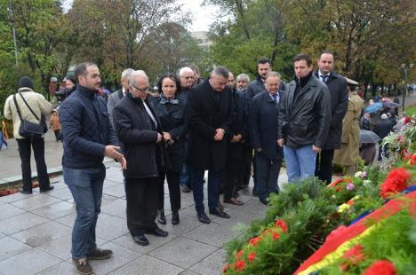 La mulţi ani, Oradea! Festivităţi pe ploaie şi vânt cu ocazia zilei de 12 octombrie (FOTO)