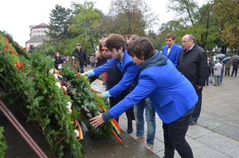 La mulţi ani, Oradea! Festivităţi pe ploaie şi vânt cu ocazia zilei de 12 octombrie (FOTO)