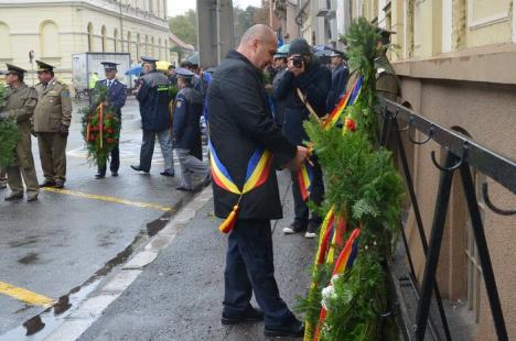 La mulţi ani, Oradea! Festivităţi pe ploaie şi vânt cu ocazia zilei de 12 octombrie (FOTO)