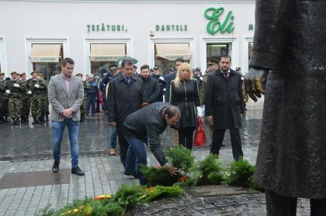 La mulţi ani, Oradea! Festivităţi pe ploaie şi vânt cu ocazia zilei de 12 octombrie (FOTO)