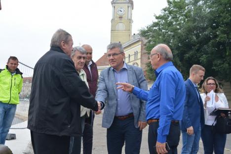 Finalizare în avans: Ministrul Apelor a inspectat lucrările pentru consolidarea malului Crişului în Oradea, încheiate de Repcon cu două luni mai devreme (FOTO)