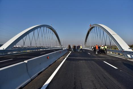 Pasajul de pe Calea Borșului din Oradea este gata cu 10 luni înainte de termen. Circulația se deschide sâmbătă dimineața (FOTO/VIDEO)