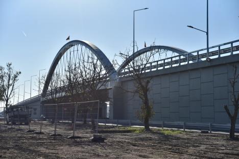 Pasajul de pe Calea Borșului din Oradea este gata cu 10 luni înainte de termen. Circulația se deschide sâmbătă dimineața (FOTO/VIDEO)