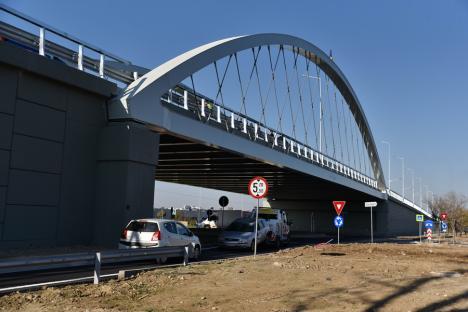 Pasajul de pe Calea Borșului din Oradea este gata cu 10 luni înainte de termen. Circulația se deschide sâmbătă dimineața (FOTO/VIDEO)