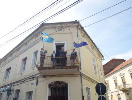 Tokes a pus steagul UE, alături de cel secuiesc, în balcon: Dacă românii vor unirea cu Moldova, ungurii vor doar autonomie 