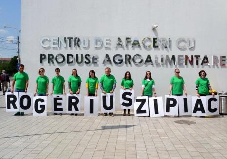 Rogeriuszi Piac. Flashmob PPMT pentru inscripţionarea pieţei Rogerius în limba maghiară (FOTO)