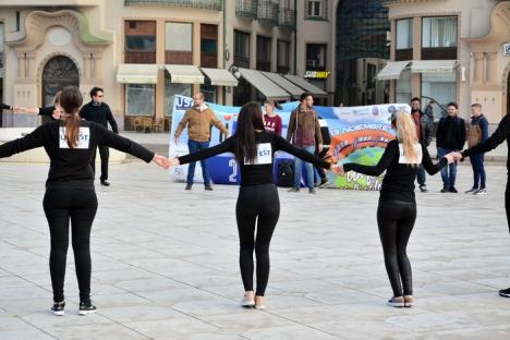 Festivalul studenţesc Unifest a început în paşi de dans, în Piaţa Unirii (FOTO/VIDEO)