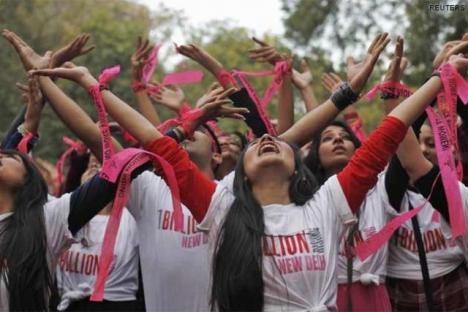 'One Billion Rising': Orădencele sunt invitate la un flash mob împotriva violenţei domestice 