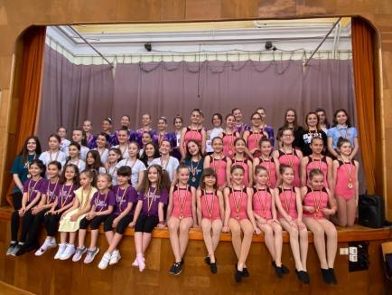 Oradea se mișcă bine! Premii pentru elevii de la Palatul Copiilor, la Campionatul de Gimnastică Aerobică și Dans „Floare de Lotus”