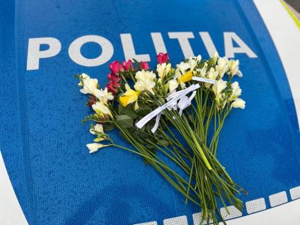 Instituțiile de forță „s-au unit” pentru a oferi flori, de 8 martie, doamnelor și domnișoarelor din Oradea (FOTO)