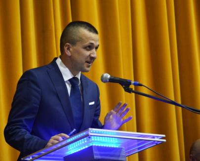 Pe muchie: Florin Birta a câştigat preşedinţia PNL Oradea la numai 7 voturi diferenţă! (FOTO)