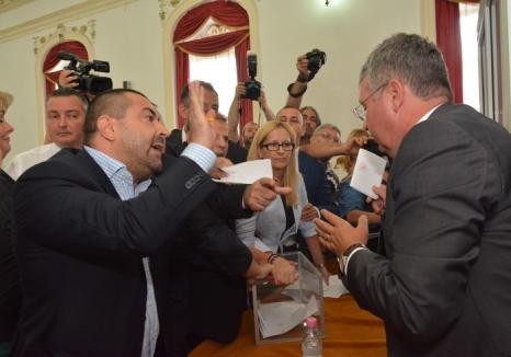 Surpriză! Tribunalul Bihor a decis anularea alegerii preşedintelui Consiliului Judeţean, Pasztor Sandor, şi a vicepreşedinţilor Ioan Mang şi Traian Bodea