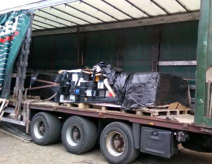 Transport ilegal de gunoaie care venea din Italia în România, oprit în Bihor