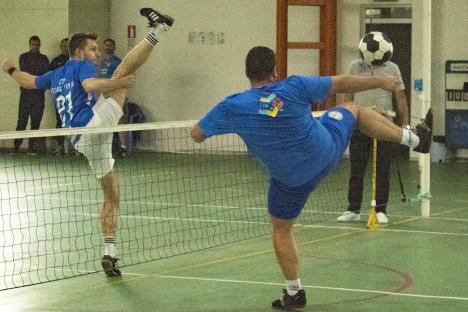 Salontanii din echipa CSM Slatina, protagoniştii primului turneu al play-off-ului Campionatului Naţional de Fotbal-Tenis