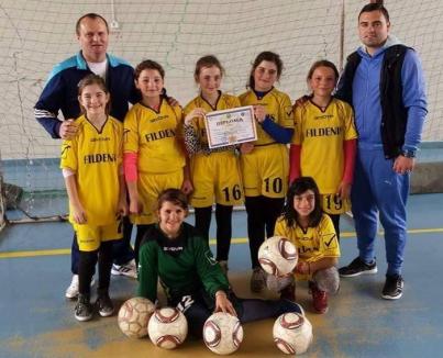 O echipă de fotbal feminin din Aleşd a lipsit de la faza naţională a Olimpiadei Sportului Şcolar, pentru că inspectorul de sport al IŞJ a uitat să anunţe modificarea datei