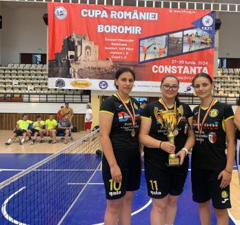 Salontanii de la Tengo, medaliaţi la Cupa României la Fotbal-Tenis de la Constanţa
