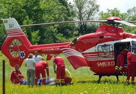 Un turist maghiar a căzut de la opt metri de pe o stâncă, lângă Remeţi. A fost adus la Oradea cu elicopterul SMURD (VIDEO)