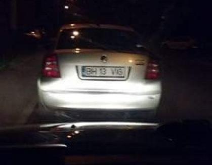 Maşina furată din Oradea şi dată 'în urmărire' pe Facebook, a fost găsită la Deva de un taximetrist care a şi încasat recompensa promisă