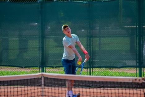 Doi tenismeni de la CSM Oradea au ajuns în sferturile de finală ale Naţionalelor Individuale de 16 ani (FOTO)