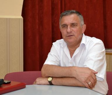 Gheorghe Funar, la Oradea: "Vom cere românilor să nu se prezinte la referendumul de revizuire a Constituţiei"