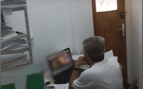 Funcţionarul XXX: Un inspector ANAF, prins că se uita la filme porno în timpul serviciului