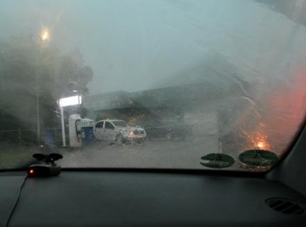 Meteorologii anunţă furtuni, descărcări electrice şi, posibil, grindină, în Bihor