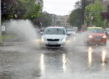 August începe mohorât! Cod galben de ploi în Bihor şi alte 27 de judeţe din ţară