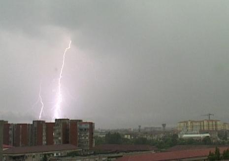 Cod PORTOCALIU de furtuni în mai multe localități din Bihor. Vezi care sunt acestea!