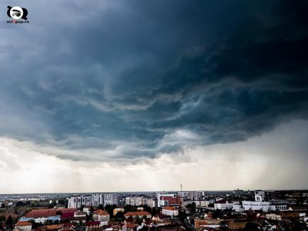 Alertă meteo imediată: COD PORTOCALIU de furtuni în Bihor. Vezi localitățile afectate!