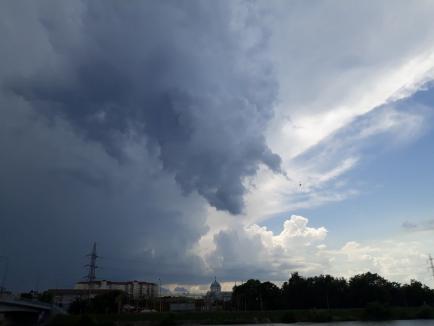 Avertizare meteo imediată: Un nou cod PORTOCALIU de furtună în Bihor