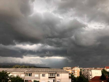 Cod PORTOCALIU de furtuni în Bihor. Localitățile afectate
