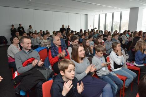 Have fun and keep coding! Micii programatori din Oradea şi-au prezentat realizările în gala aniversară a clubului CoderDojo (FOTO/VIDEO)