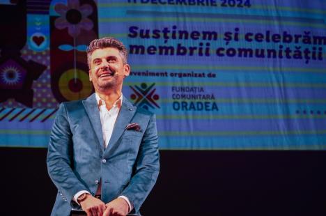 Gala Comunității Bihorene: Lumea s-a ridicat în picioare pentru Mihai Neșu, iar jurnalista Emilia Șercan a povestit cum a început să scrie despre plagiate (FOTO/VIDEO)