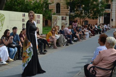 Muzeul frumuseţii: Absolventele Facultăţii de Arte şi-au prezentat creaţiile de modă la Gala Diplomelor (FOTO / VIDEO)