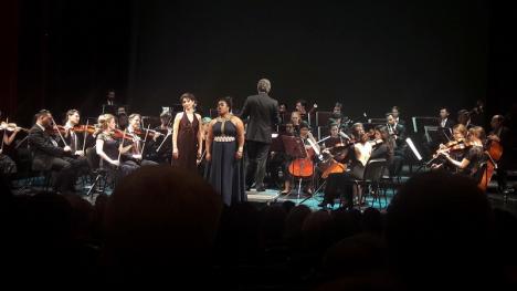 European Music Open s-a încheiat cu o gală de operă cu solişti din Viena, care l-au convins pe tenorul orădean Alexandru Badea să cânte alături de ei (FOTO)