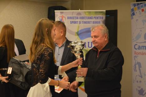 Spadasina Bianca Benea a fost desemnată cea mai bună sportivă a judeţului Bihor în 2018, iar CSM CSU Oradea, cea mai bună echipă! (FOTO)