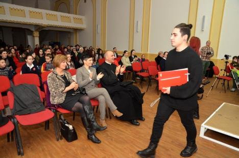 Gala bunăvoinţei: Caritas Eparhial şi-a premiat cei mai activi voluntari din 2015 (FOTO)