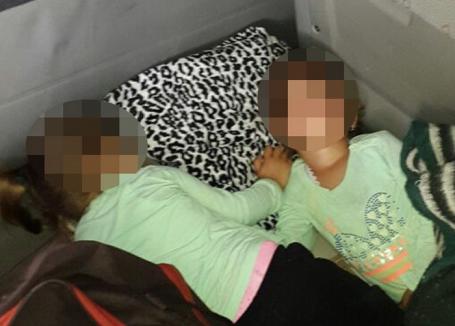 Gemene în vârstă de 4 ani, ascunse sub o pătură, la frontiera Borş