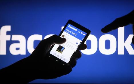 Autorităţile belgiene: Facebook îşi spionează utilizatorii