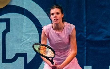 La 13 ani, Giulia Safina Popa a devenit campioană naţională la tenis, la categoria U16