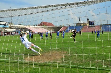 FC Bihor a pierdut meciul cu Târgu Mureş cu 1-2. Unicul gol marcat, dedicat bebeluşului lui Bud (FOTO)