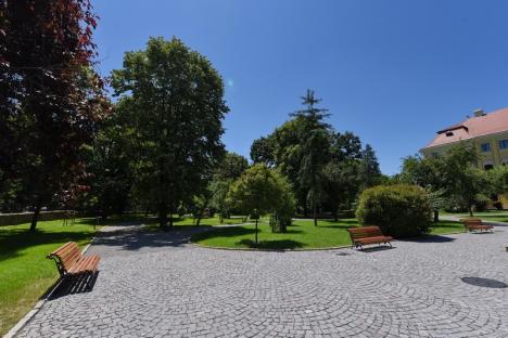 Oradea ieri, Oradea azi: Cum a fost amenajat, de-a lungul anilor, parcul Palatului Baroc (FOTO)