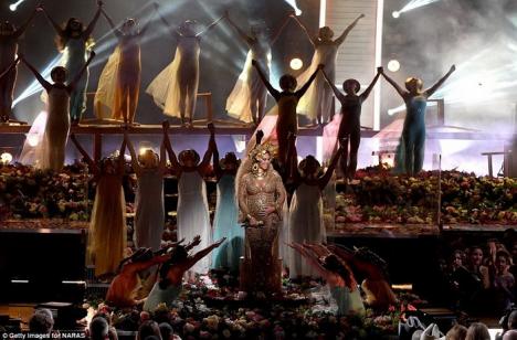 Grammy 2017: Adele este marea câştigătoare (FOTO)
